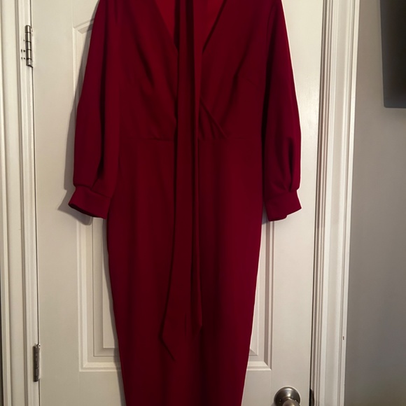 Tight fit midi dress - Picture 2 of 2